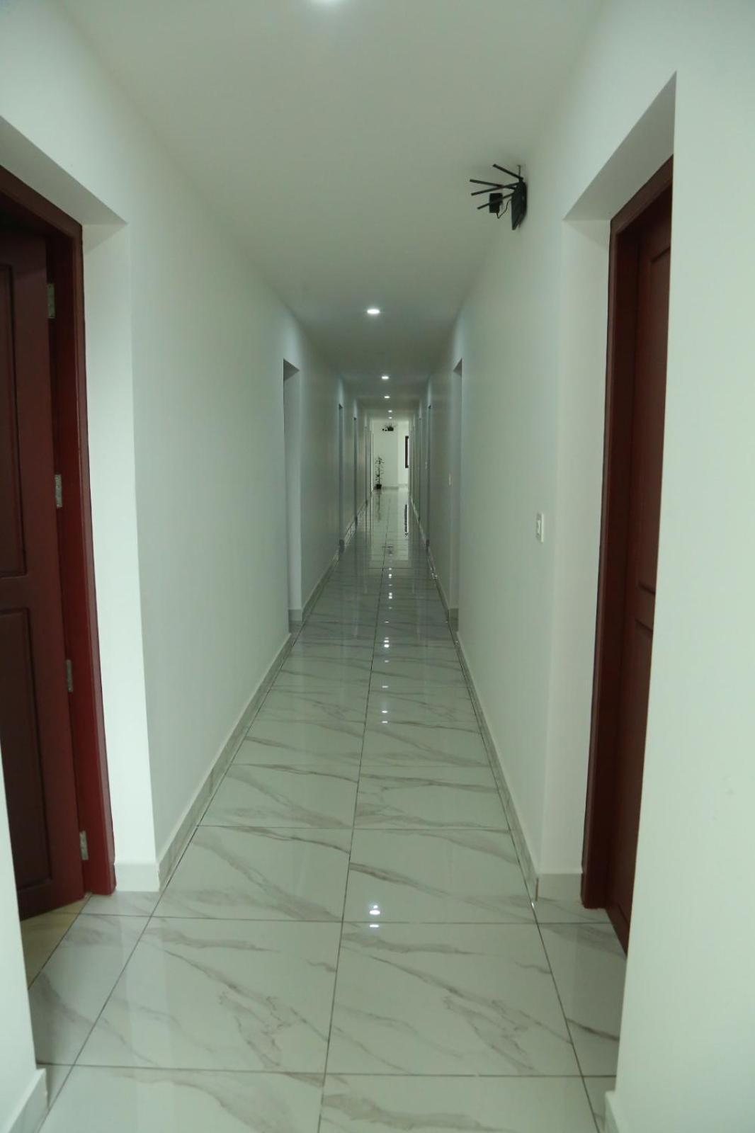 Grace Mary Residency Hotel Nedumbassery Bagian luar foto